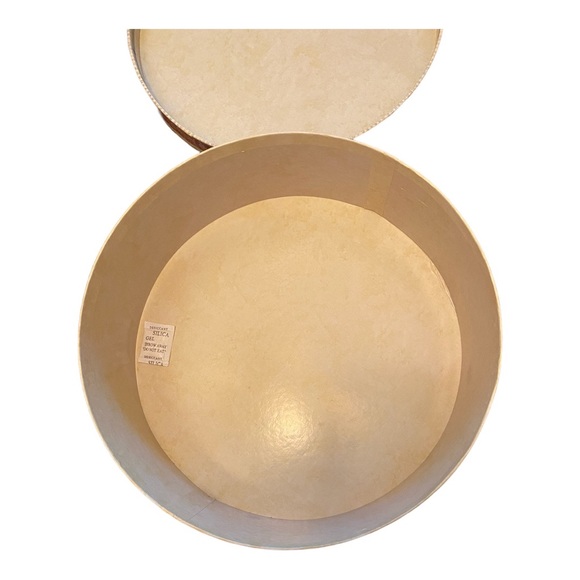 Rooster Hat Box 5” high X 12” across. Like new! - Picture 7 of 8